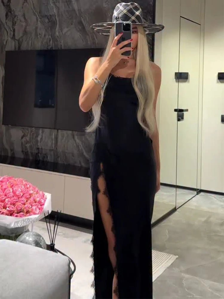 Ahlam halterneck-maxikjole i blonde