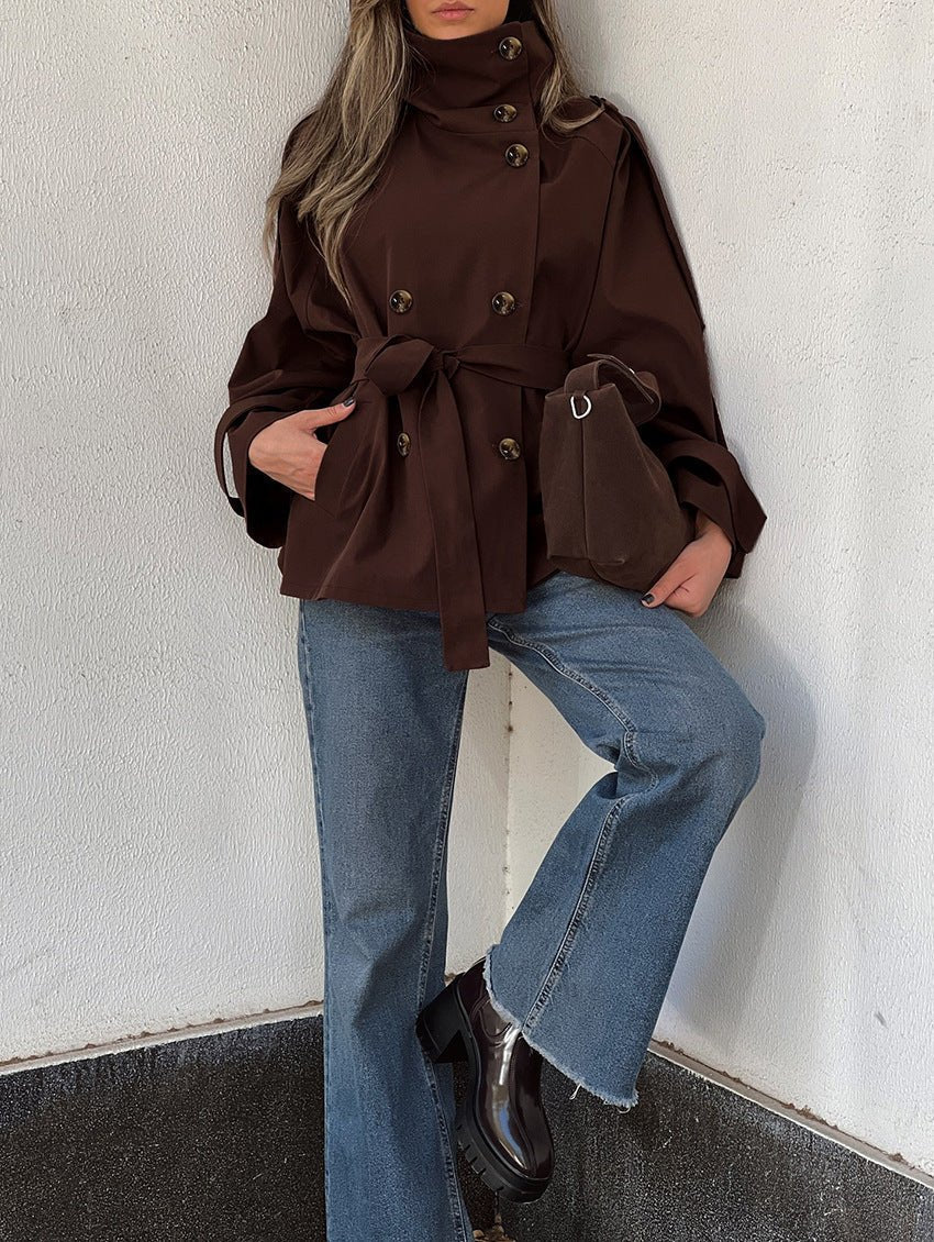 Aida kort trenchcoat med snøredetaljer