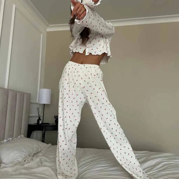 Aiza blomstret pyjamassæt med lange ærmer