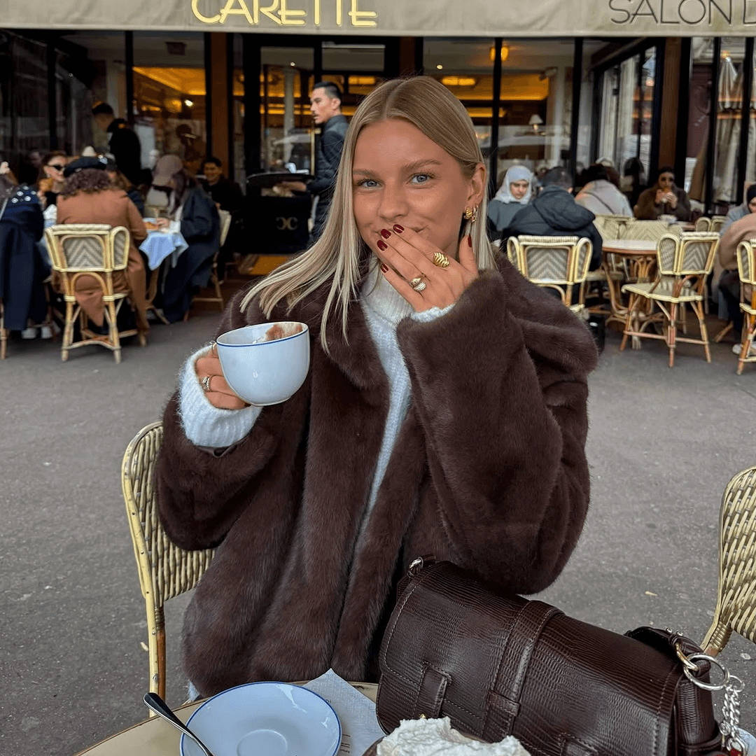 Alexandra jakke i imiteret pels