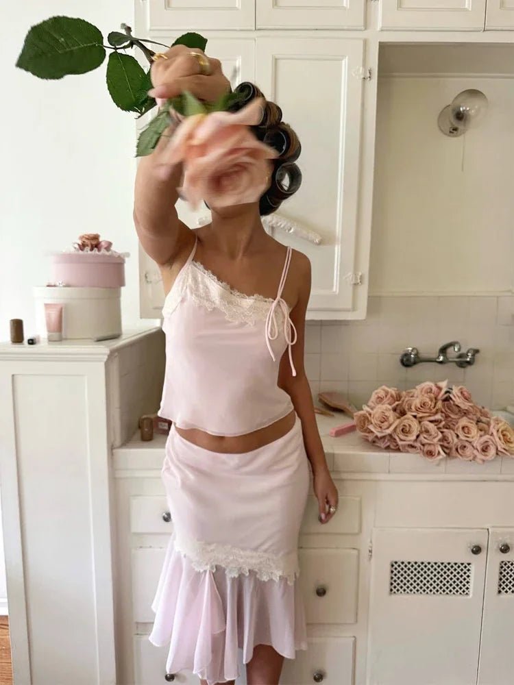 Anne camisole- og nederdelssæt med blondepaneler