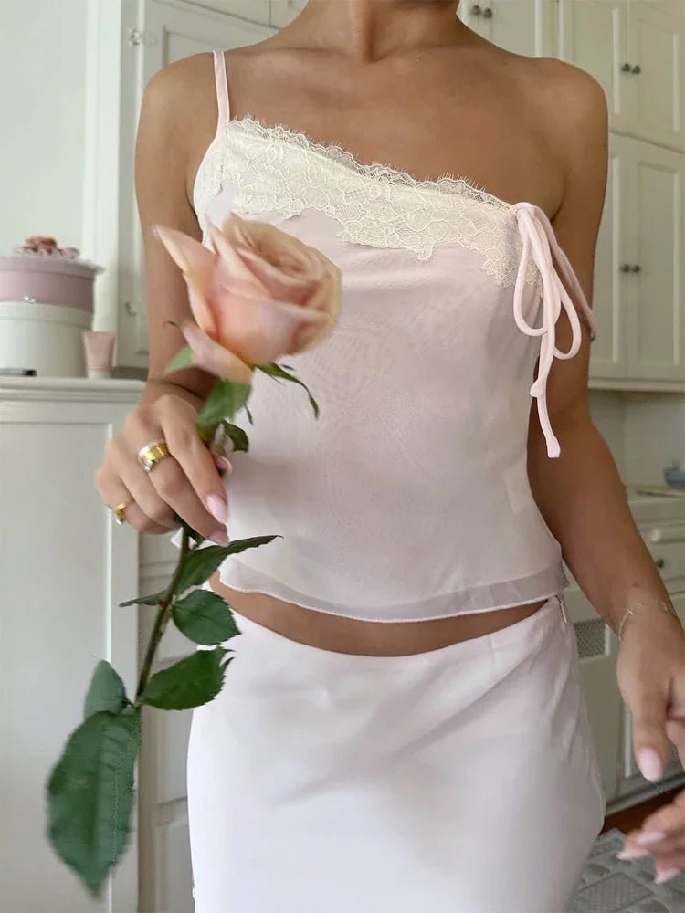 Anne camisole- og nederdelssæt med blondepaneler