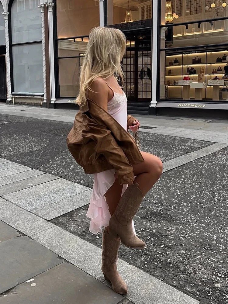 Anne camisole- og nederdelssæt med blondepaneler