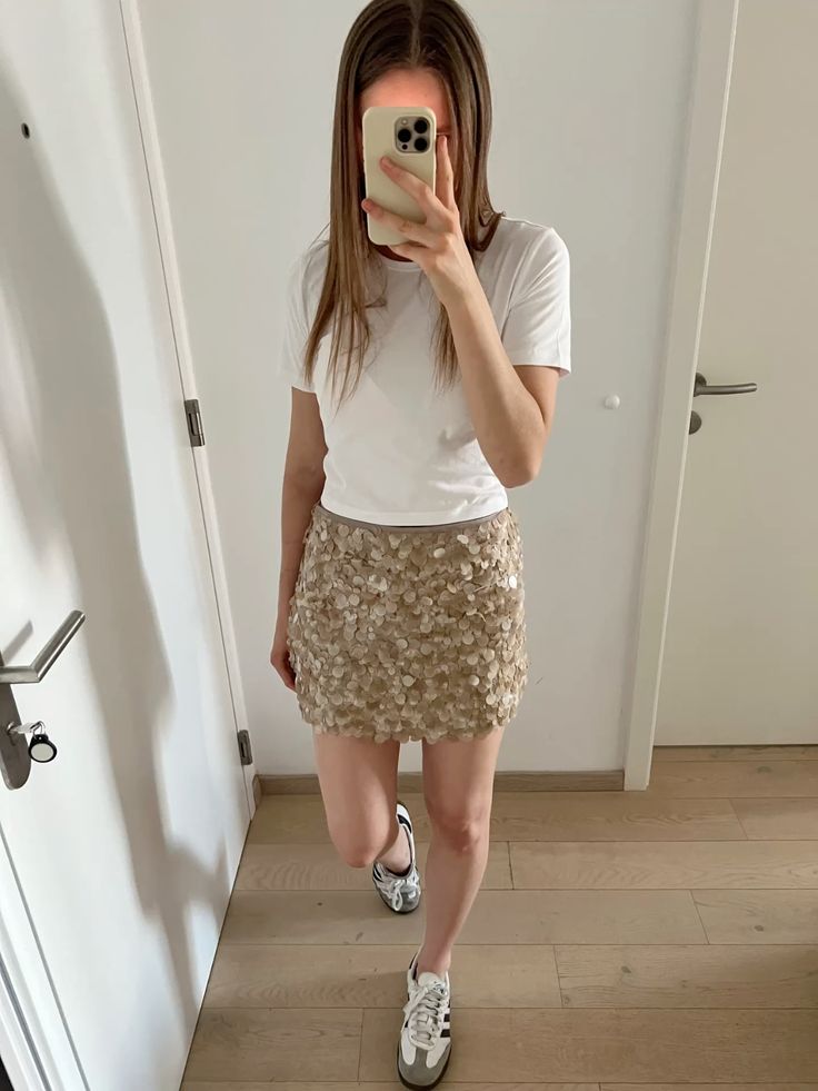 Bianca mininederdel med pailletter