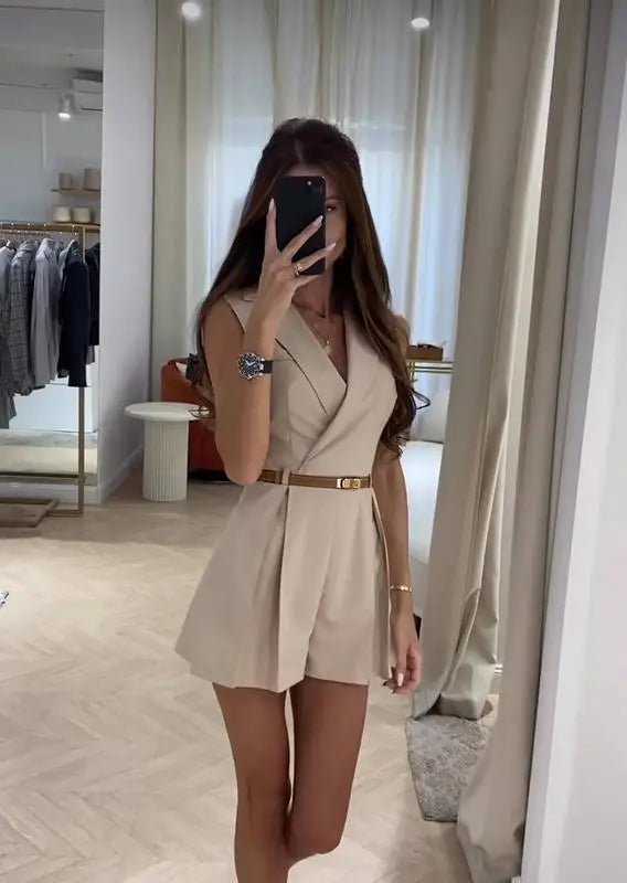 Bianca struktureret, ærmeløs jumpsuit med bælte