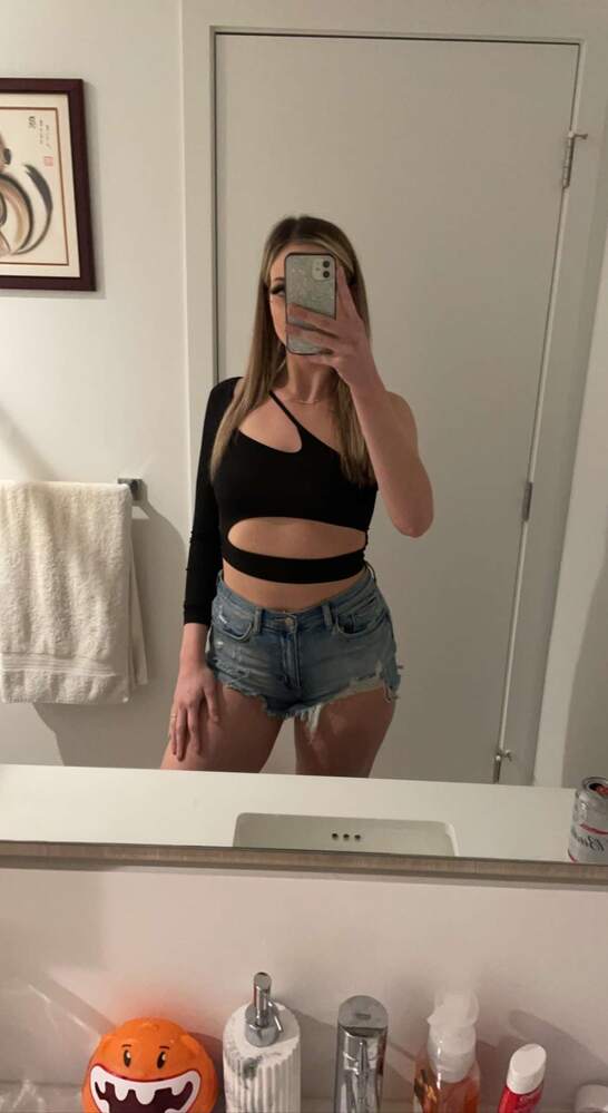Celeste asymmetrisk crop-top med udskæring