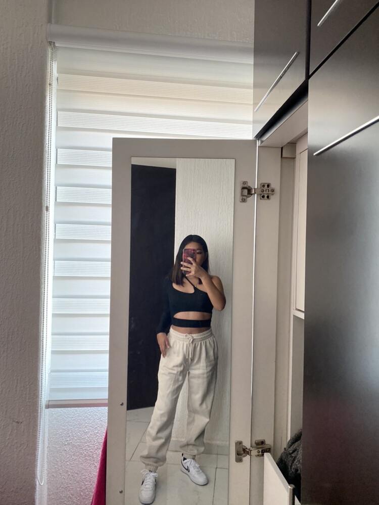Celeste asymmetrisk crop-top med udskæring