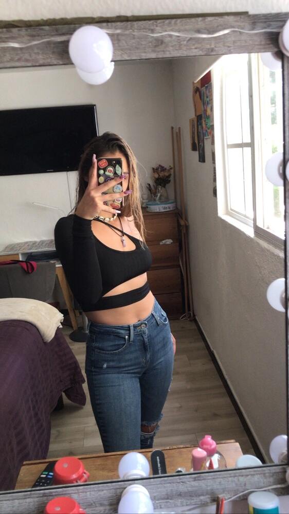 Celeste asymmetrisk crop-top med udskæring
