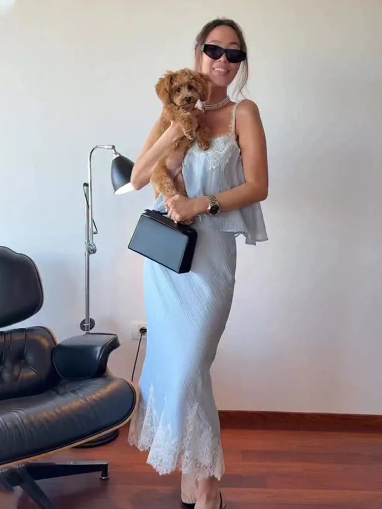 Celeste todelt midisæt med blondepaneler
