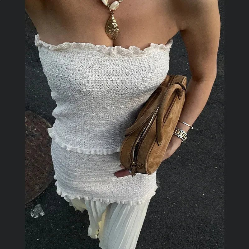 Claudia sæt med strikcamisole og plisseret nederdel