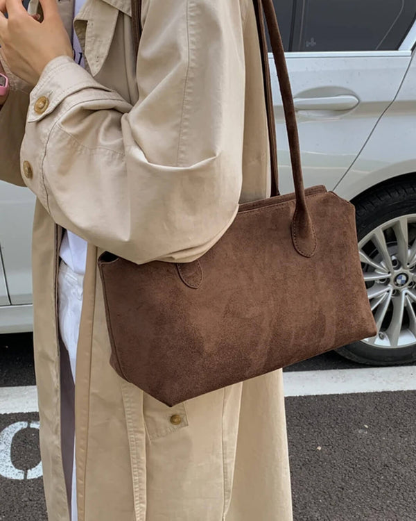 Claudine skuldertaske i kunstigt ruskind