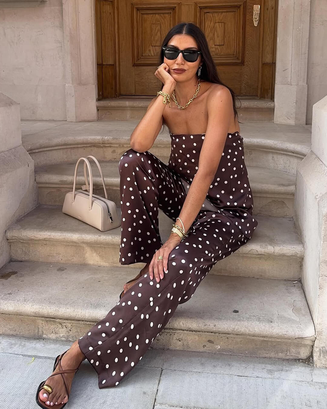 Claudine buksedragt i satin med bandeau-top
