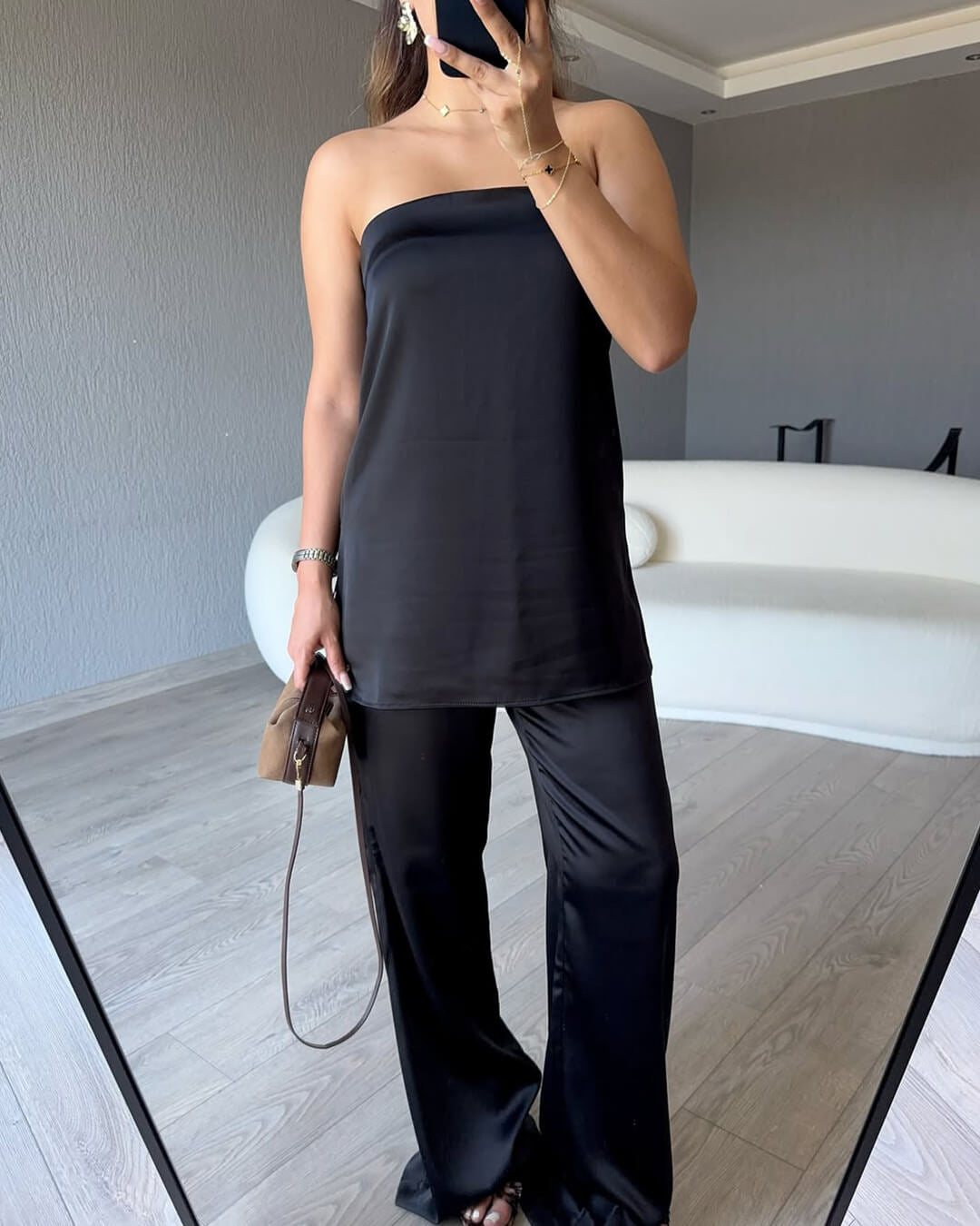 Claudine buksedragt i satin med bandeau-top