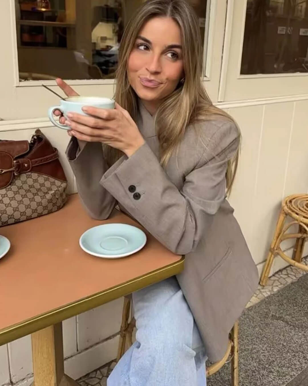 Cleo blazer med høj krave og knaplukning