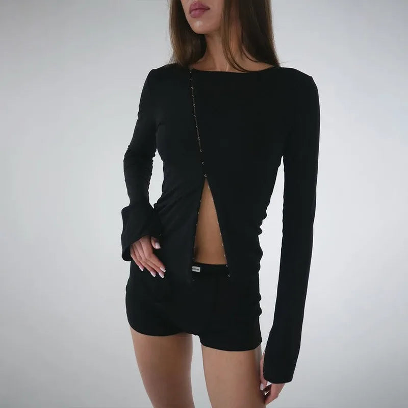 Sweater med udskæringer