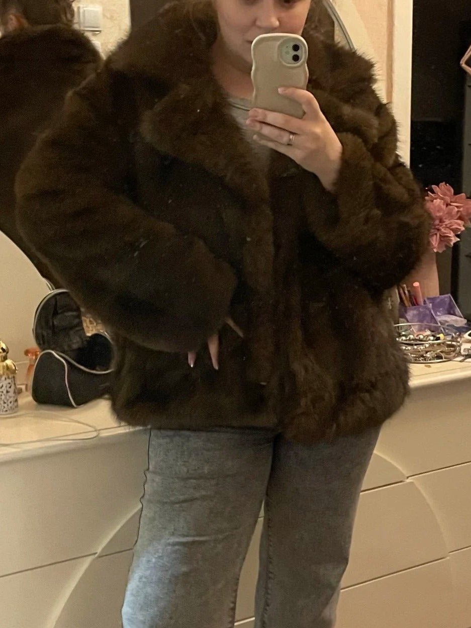 Darcy fluffy jakke i mellemlang længde