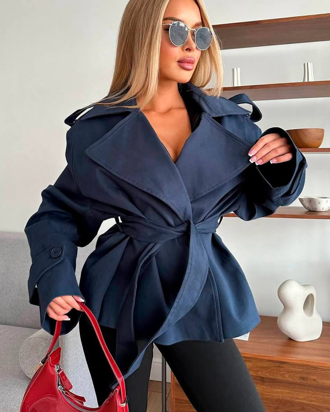 Dorothy kort trenchcoat med snøredetaljer