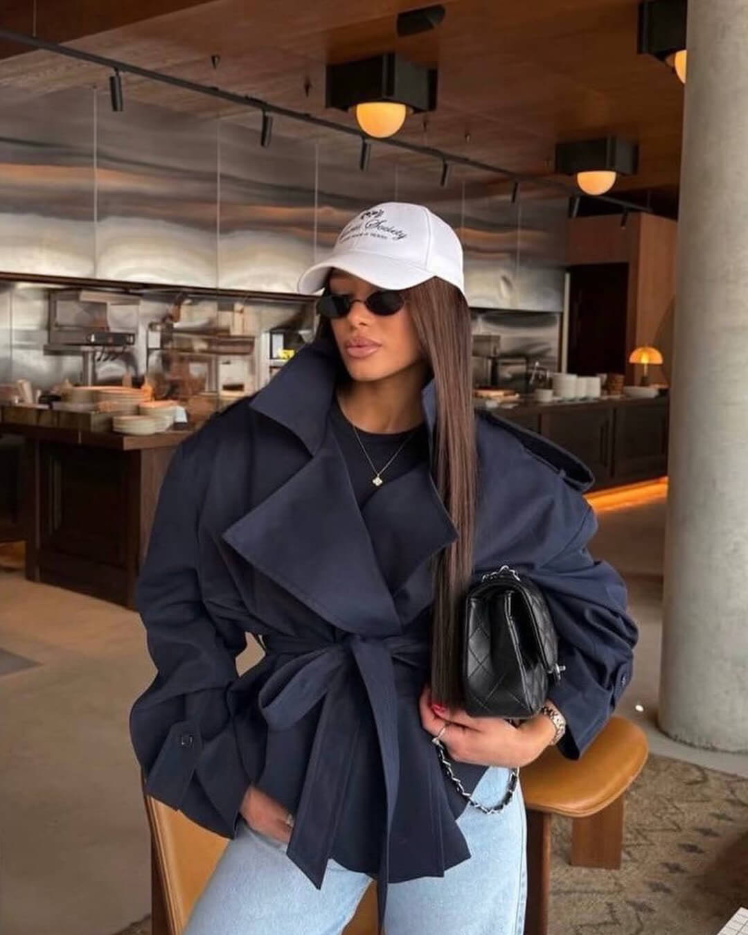 Dorothy kort trenchcoat med snøredetaljer