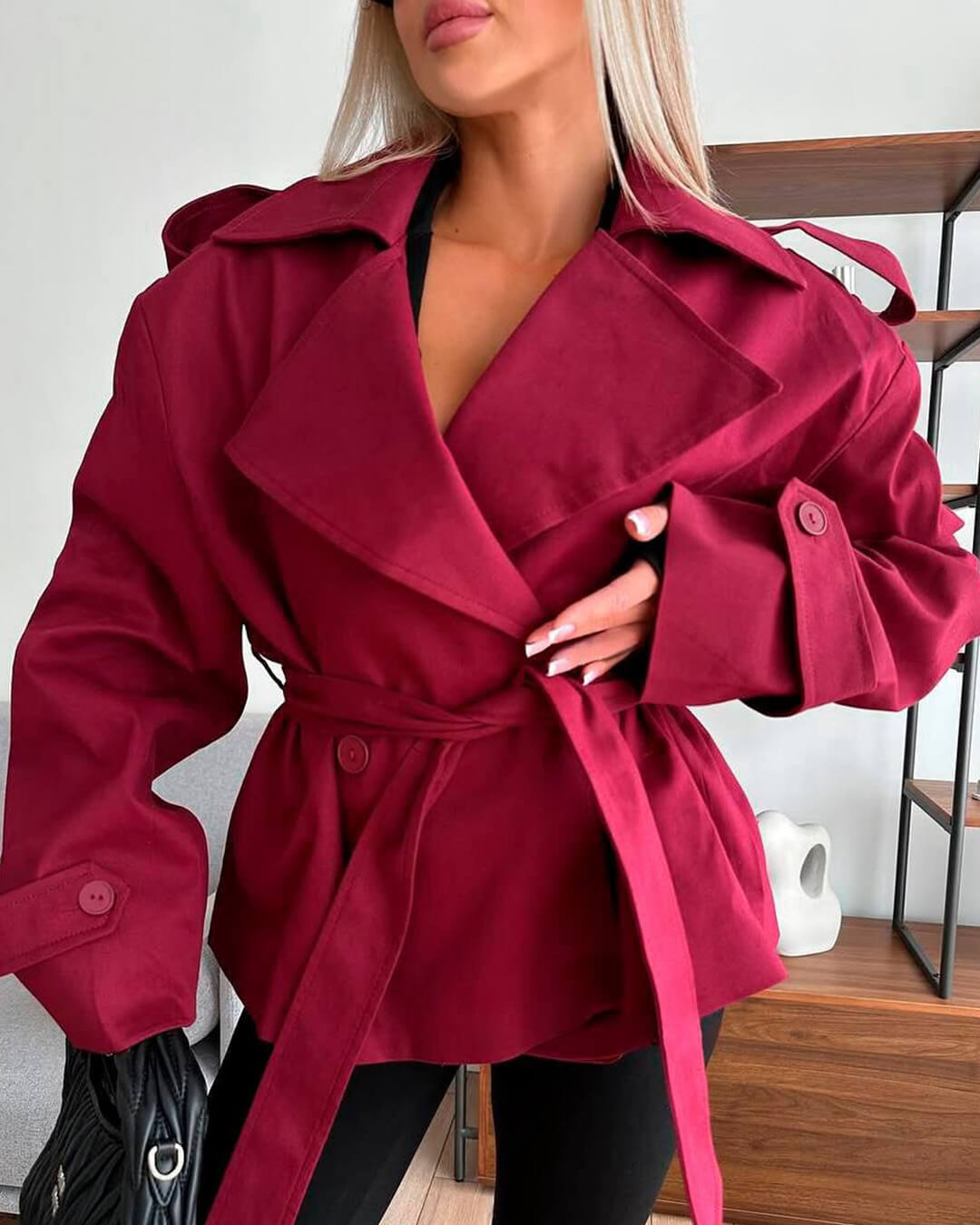 Dorothy kort trenchcoat med snøredetaljer