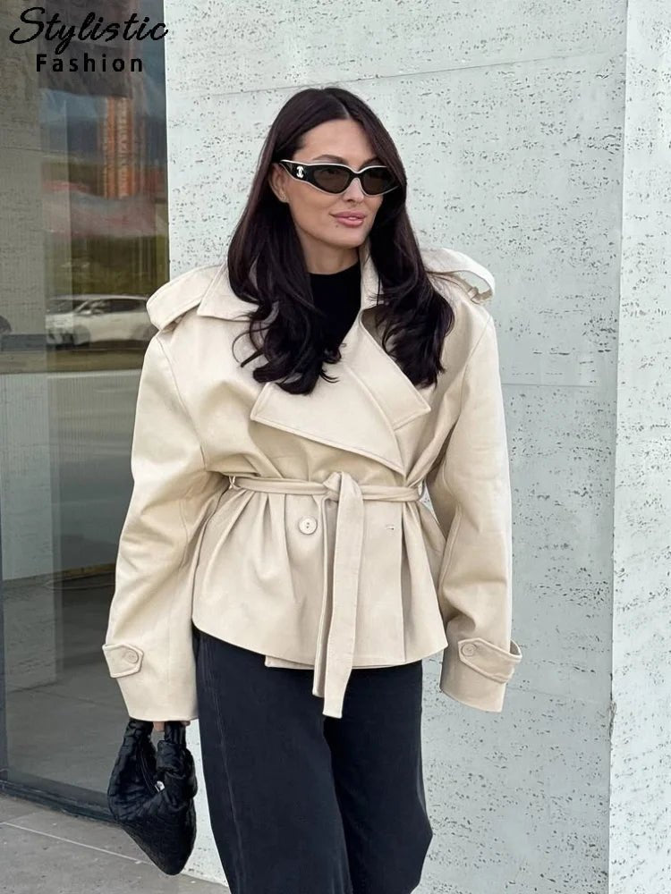 Dorothy kort trenchcoat med snøredetaljer