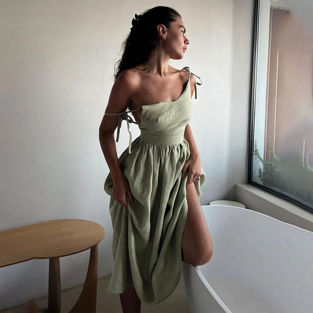 Elisabeta midikjole med bar ryg og bindestropper