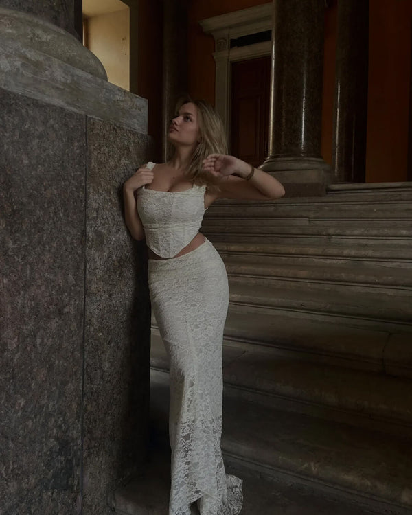Esmeralda maxinederdelssæt i blonde