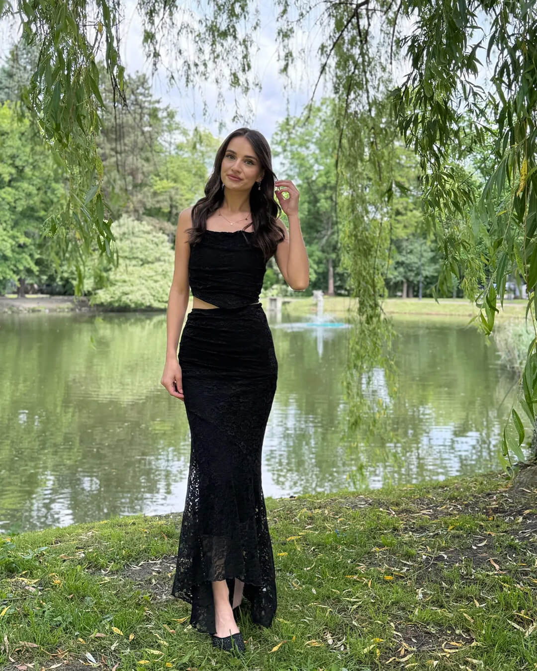 Esmeralda maxinederdelssæt i blonde