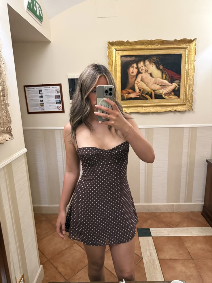 Eva prikket mesh-minikjole