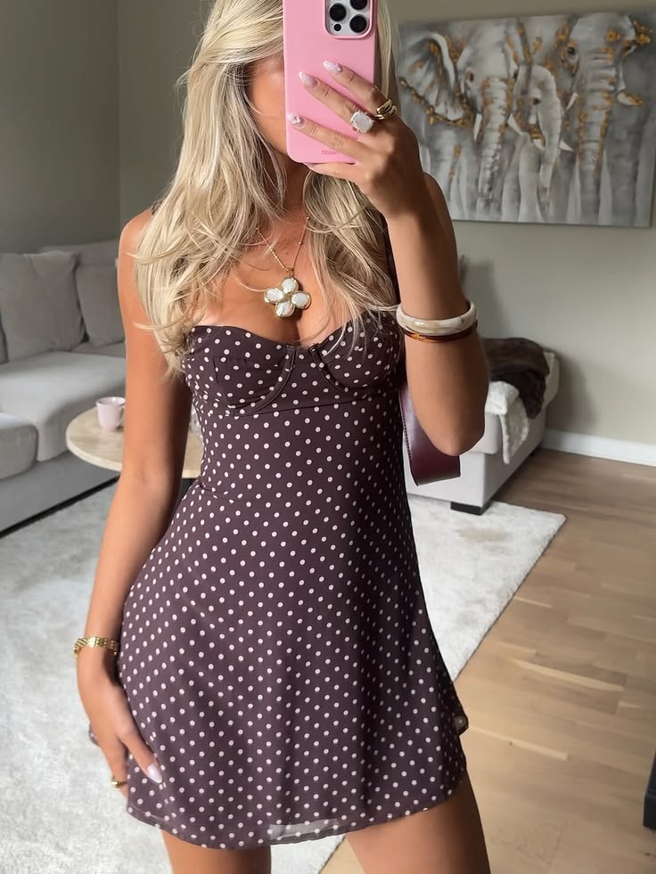 Eva prikket mesh-minikjole