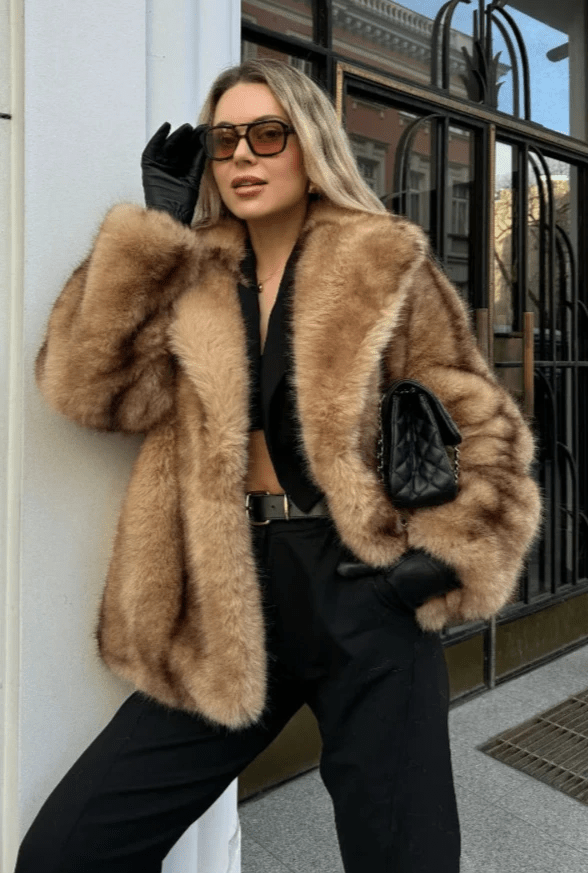 Fiona-frakke i imiteret pels