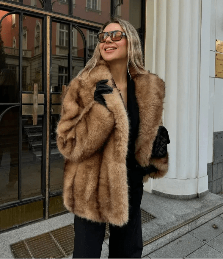 Fiona-frakke i imiteret pels