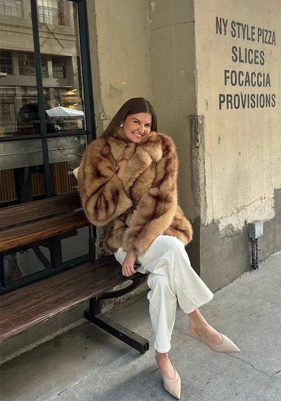 Fiona-frakke i imiteret pels