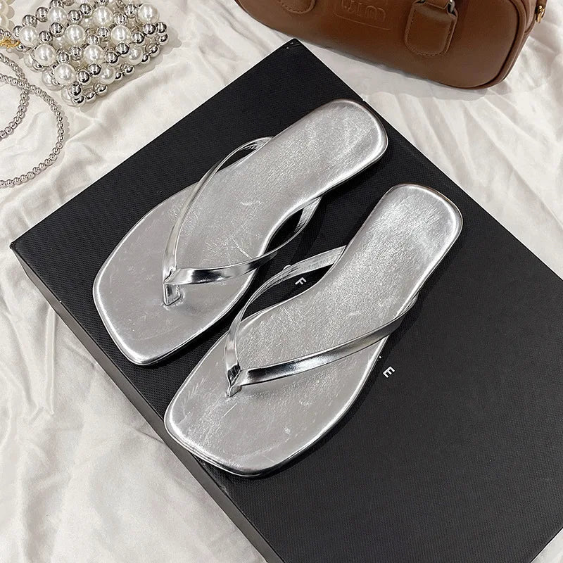 Fiona strandsandal med firkantet snude