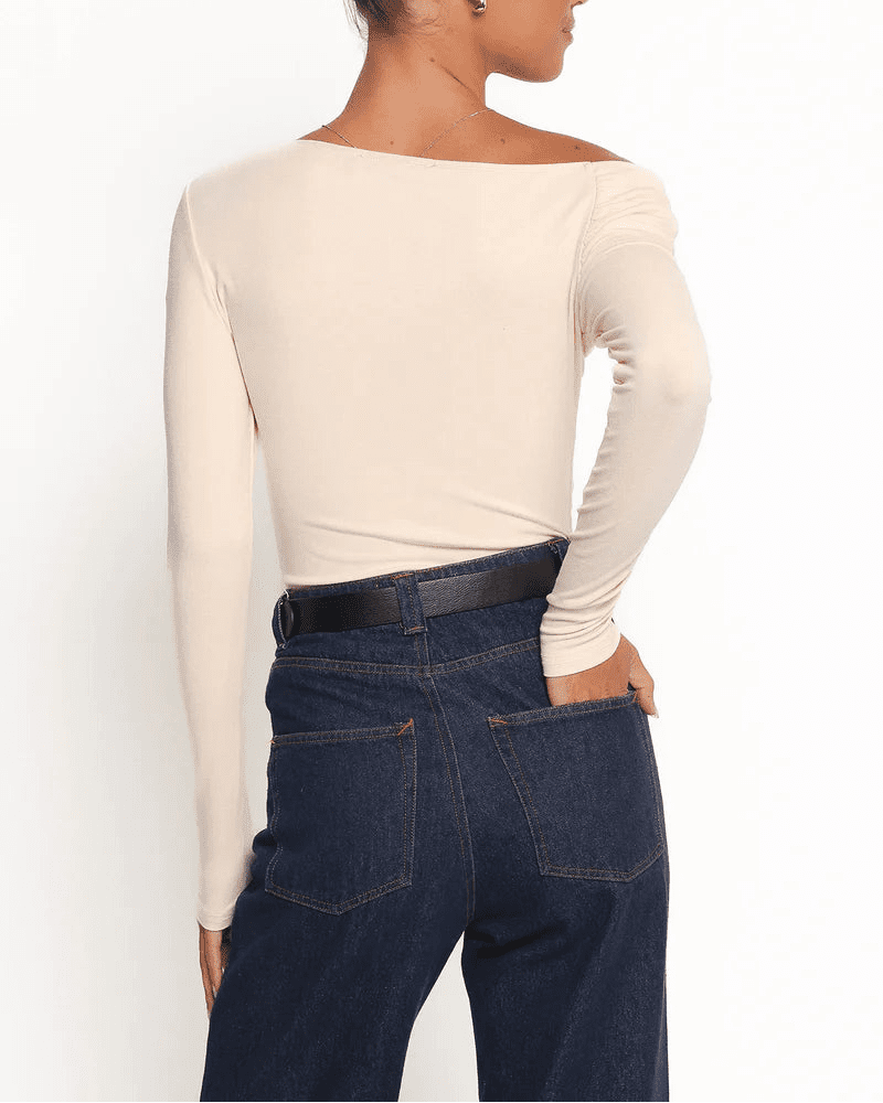Glenda asymmetrisk off-shoulder-top