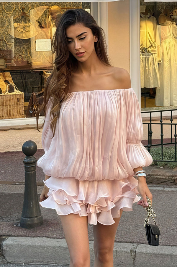 Greta off-shoulder minikjole med flæser og lag