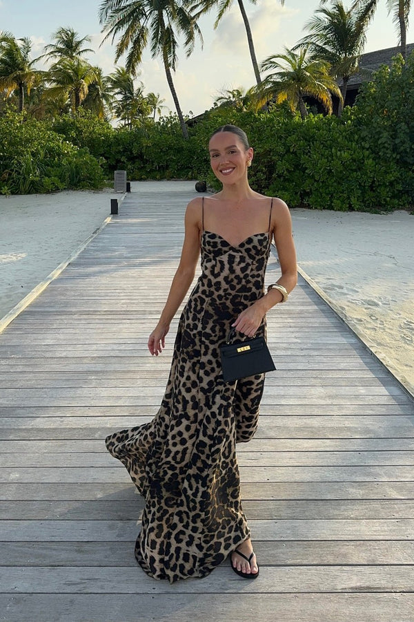 Imogen maxikjole med leopardprint og spaghettistropper