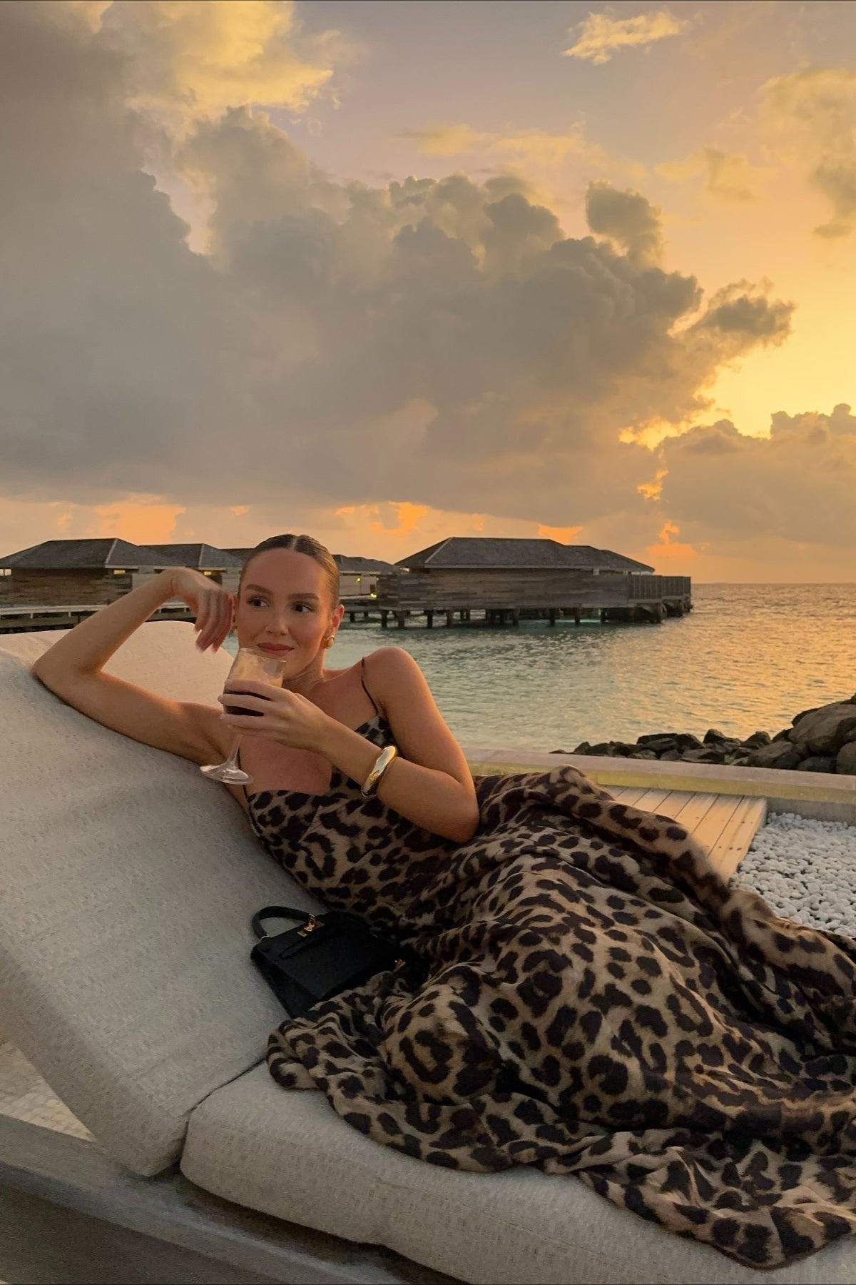 Imogen maxikjole med leopardprint og spaghettistropper