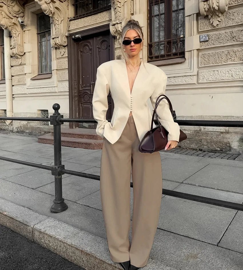 Isadora figursyet blazer med skulderpuder