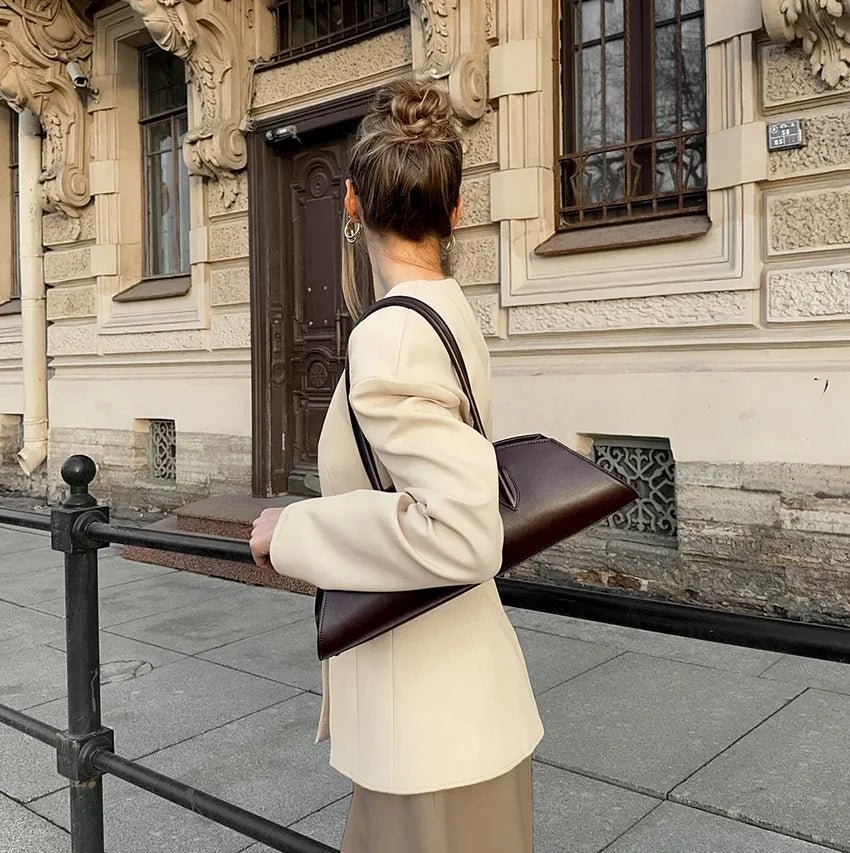 Isadora figursyet blazer med skulderpuder