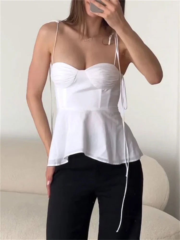 Jada cami-top med peplum og korsetdesign