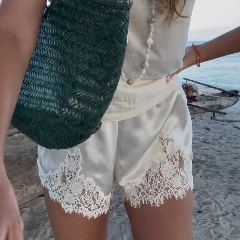 Janice satinshorts med blonder