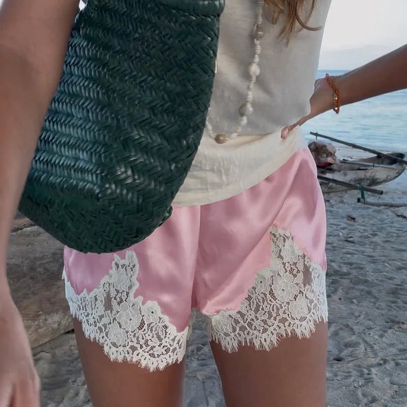 Janice satinshorts med blonder