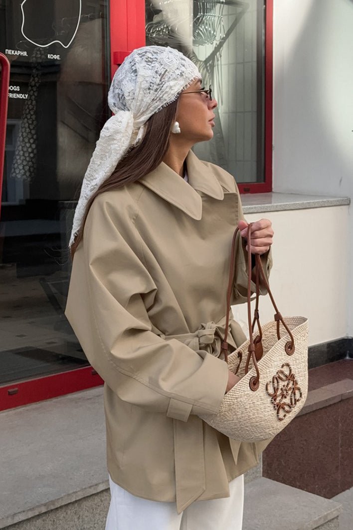 Joanna slå-om-trenchcoat med bælte