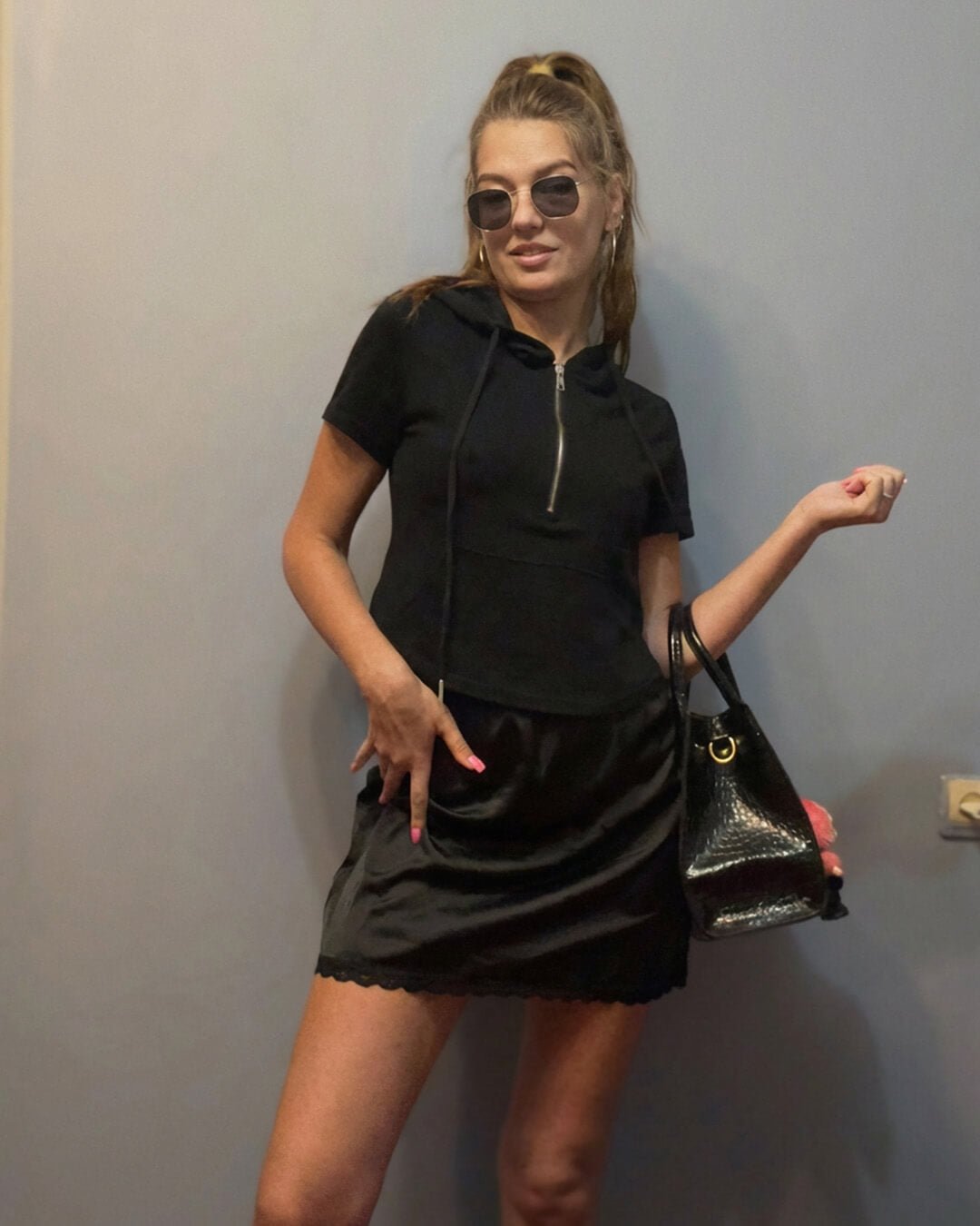 Johana satin-mininederdel med blondekant