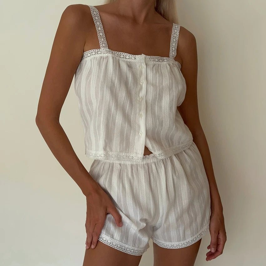 Kaitlyn pyjamas-shorts-sæt med blondekant