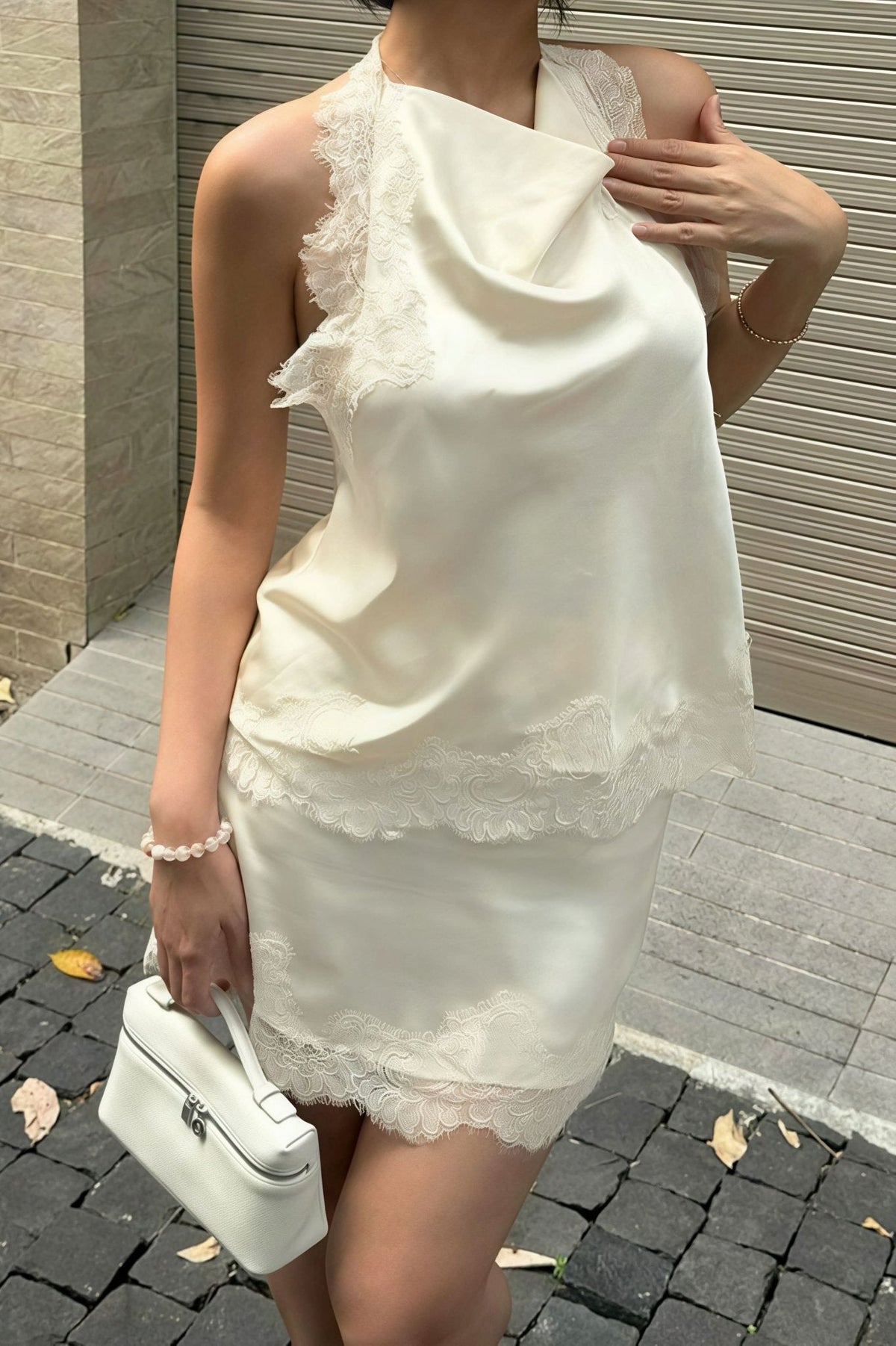Lena blonde-minikjole med halterneck