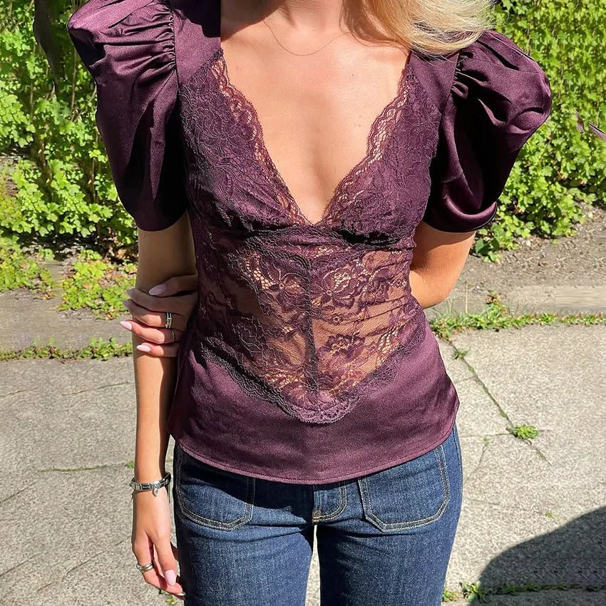 Lily blondetop med dyb udskæring