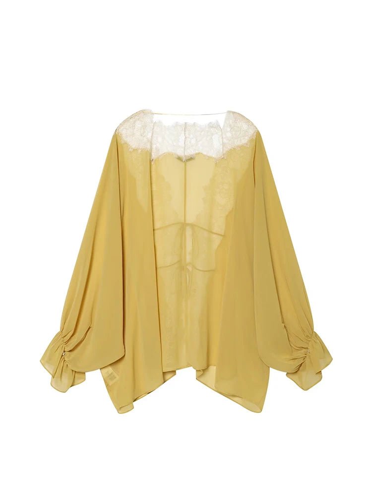 Lisa bluse med blondepatchwork