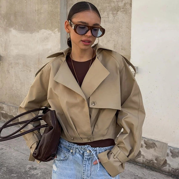 Lola kort plisseret trenchcoat