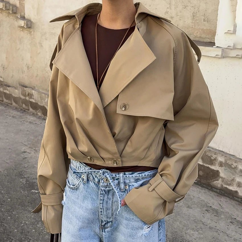 Lola kort plisseret trenchcoat